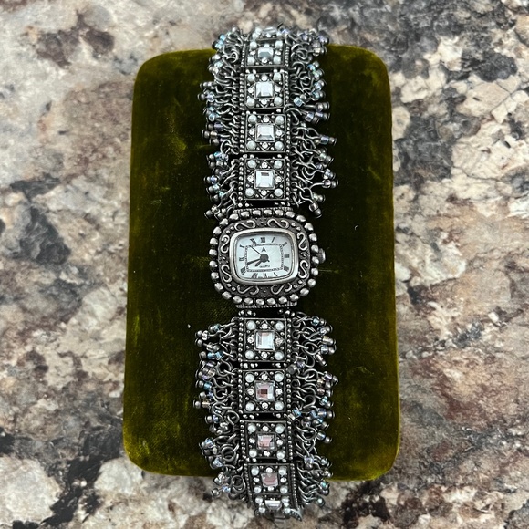 Jewelry - Quartz Women's Beaded Watch